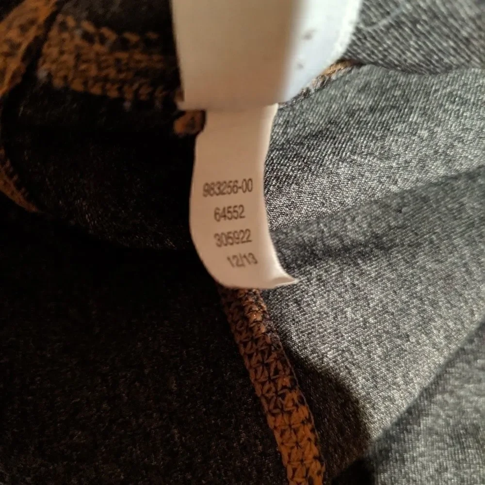 Athleta Revelation blue split capris medium